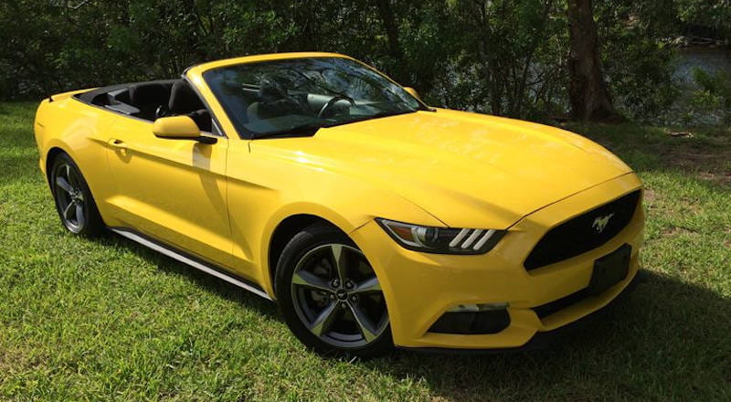 Rent Ford Mustang Cabrio photo 1