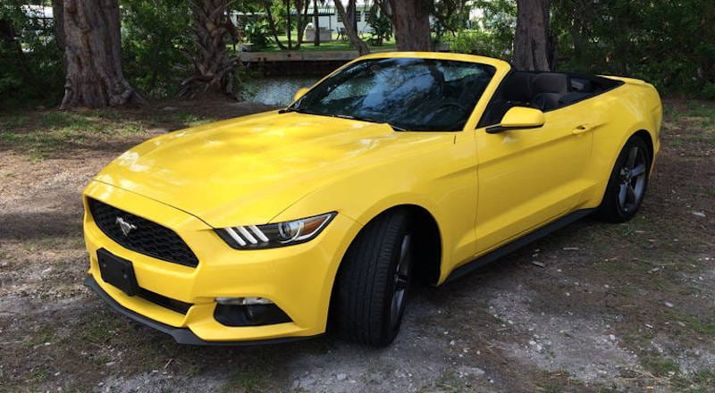 Rent Ford Mustang Cabrio photo 3
