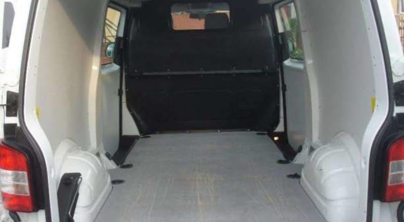 Rent Volkswagen Transporter T5 photo 3