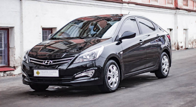 Rent Hyundai Accent  photo 1