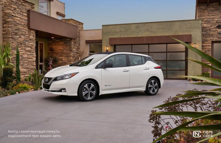 Rent Nissan Leaf photo 1