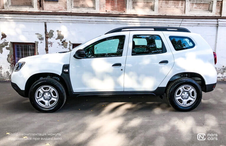 Rent Renault Duster photo 2