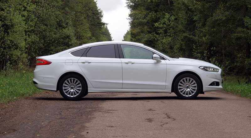Rent Ford Mondeo photo 2