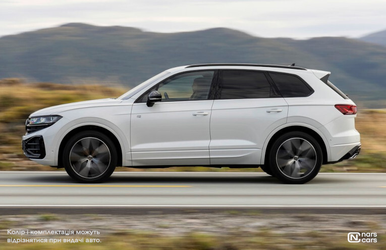 Rent Volkswagen Touareg photo 3