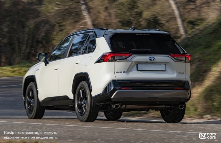 Rent Toyota RAV 4 Hybrid photo 2