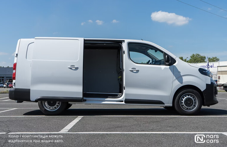 Rent Peugeot Expert photo 3