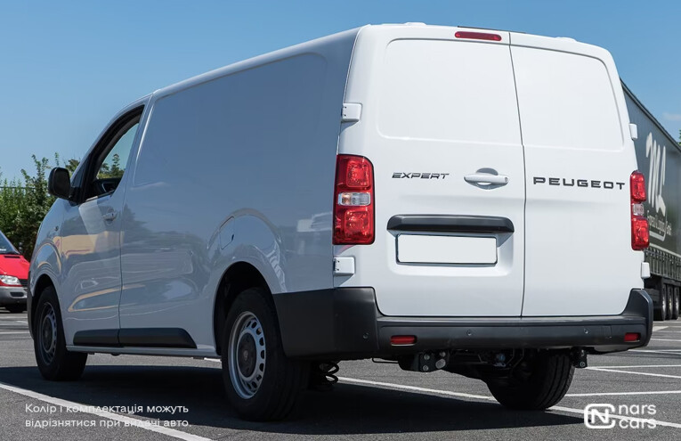Rent Peugeot Expert photo 4