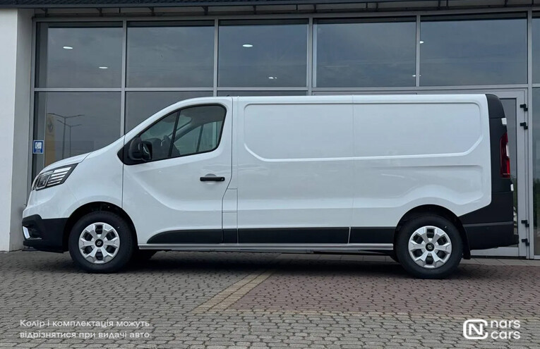 Rent Renault Trafic photo 3