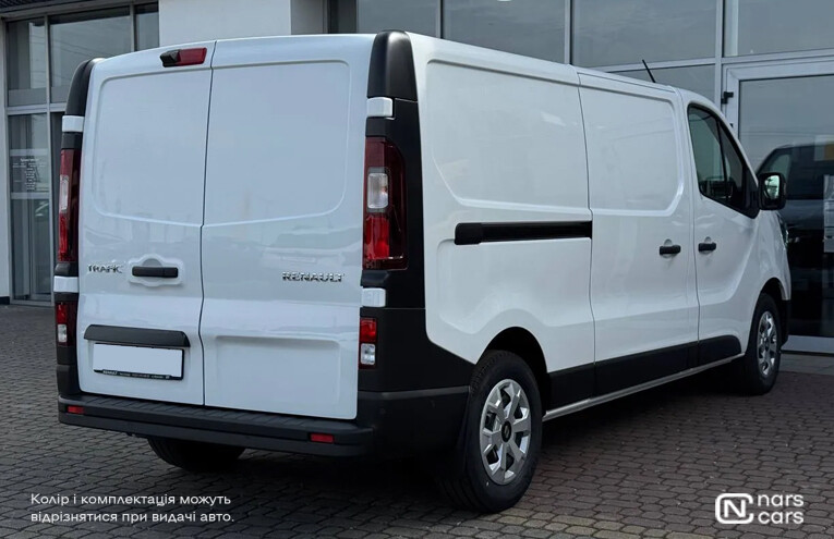 Rent Renault Trafic photo 5