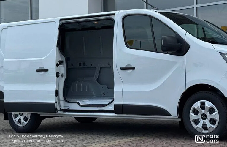 Rent Renault Trafic photo 4