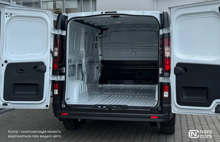 Rent Renault Trafic photo 6